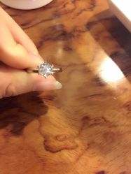 -威德钻石-克拉钻大本营(南京东路店)