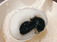 黑芝麻汤团-七宝老街汤团(上海世纪汇广场店)