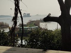 -亮河湾山庄