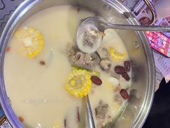 -龙巢盱眙龙虾·鸡煲·烧烤宵夜(坪洲店)