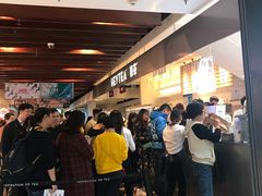 等位区-喜茶(上海正大广场店)