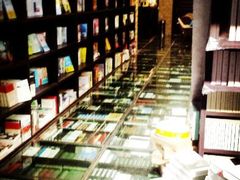 android_upload_pic-钟书阁(松江泰晤士小镇店)