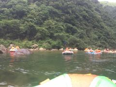 -安吉龙王山峡谷漂流