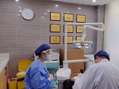 -上海仁爱医院口腔科 · 种植