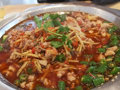 -兔行天下-鸿鹤鲜锅兔(中海国际店)