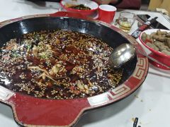 -烧哥美蛙肥肠鱼火锅·十五年社区店