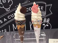 -LINE FRIENDS Garosu-gil Flagship Store