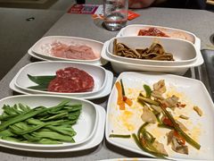 -海底捞火锅(曹安公路店)