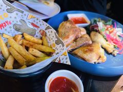 -Famous肥猫墨西哥音乐餐吧(五棵松华熙LIVE店)