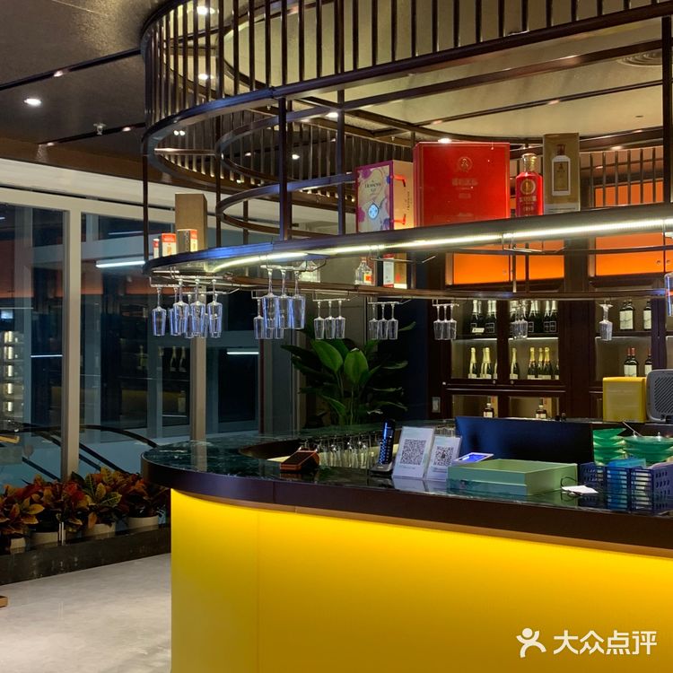 精致粤菜 半岛名轩白云金控新店