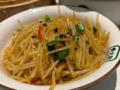 -费大厨辣椒炒肉(高铁吾悦广场店)