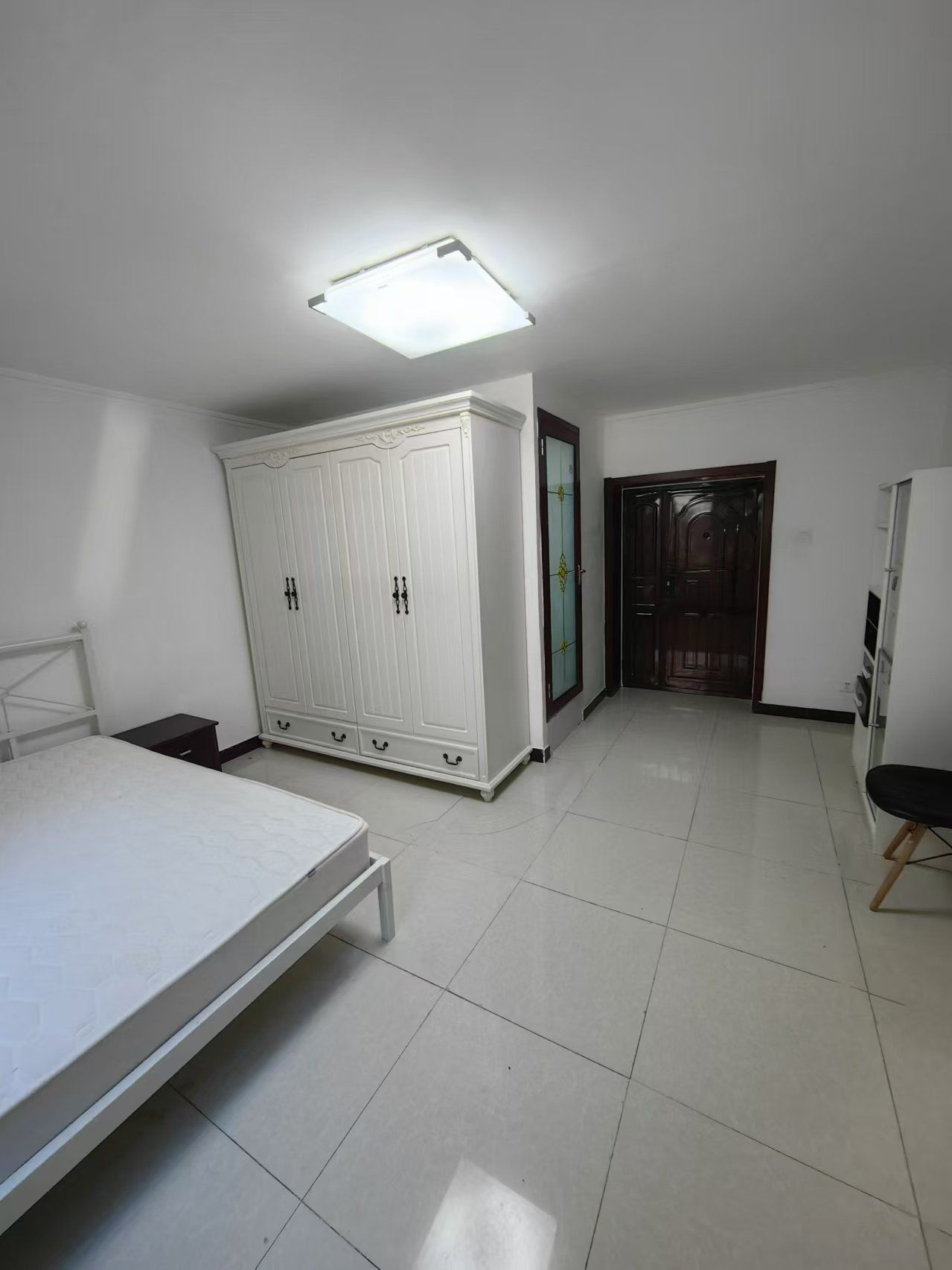 房东人好,房间干净整洁,每周都有保洁打扫,都是女孩合租,新装修的房子