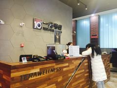 高端的前台，-一兆韦德健身(慧芝湖店)