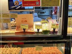 面包甜点陈列柜-鲍师傅糕点(江苏路店)