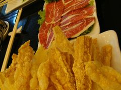 极品雪花牛和炸。。啥来着*_*-官也街澳门火锅(新源里店)