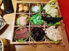 -三顾烤庐·烤鱼·烧烤·龙虾(奉贤店)