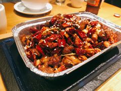 火焰岩烧辣子鸡-隔壁老王·家常云南菜(花巷店)