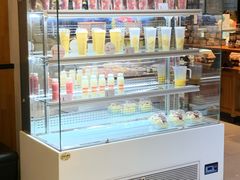 面包甜点陈列柜-格瑞思动物奶油生日蛋糕(圆融店)