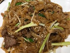 干炒牛河-品泉餐厅·大盆鱼·走地鸡