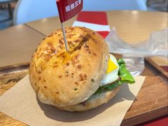 经典秘汁炭烤风味牛堡-必胜客(湘隆店)