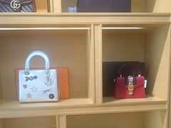 -沐渔二手奢侈品黄金手表包包回收·中古店(广州塔店)