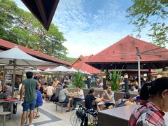 -东海岸人工湖美食村