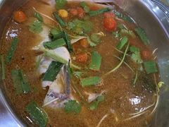 老凯俚酸汤鱼-野山舂·贵州现舂酸汤火锅(鸿通城店)