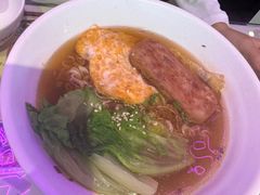 餐肉煎蛋汤出前一丁HS-龙记·香港茶餐厅(海上世界店)