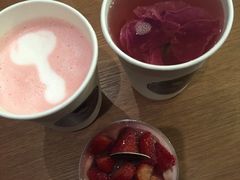 红丝绒拿铁-蜜舍咖啡(洋人街店)