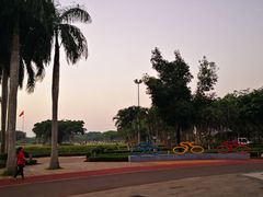 -万绿园