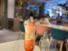 柚然自得的小美女-柠檬树茶餐厅(海雅缤纷城店)