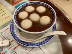 绿豆沙黑芝麻汤圆-广信牛奶甜品世家(台东店)