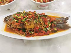 红烧鱼-红色湘菜馆(春风店)