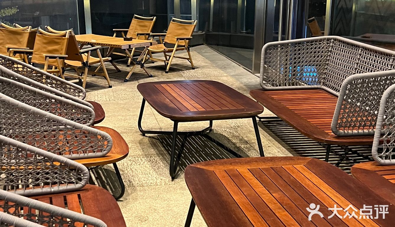 氛围感这块拿捏了‼️555打工人的宝藏音乐🍷bar