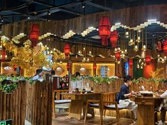 -老滇山寨•云南特色菜•地方菜•民族风情歌舞表演(金碧店)