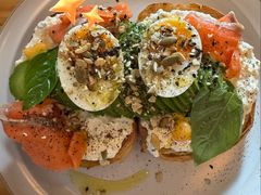 烟熏三文鱼吐司-Egg•Allday Brunch(襄阳北路店)