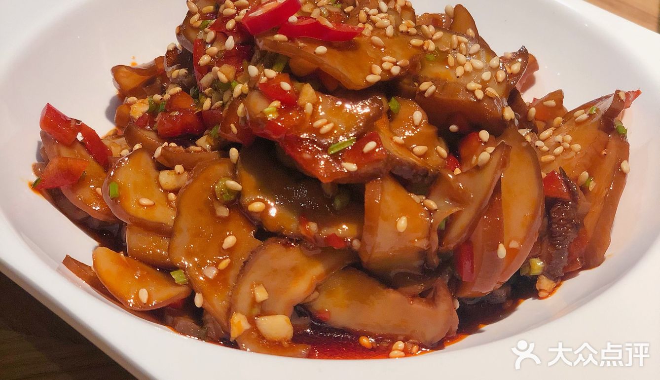 人均60多嘴肉蟹煲的鸡爪煲好吃到爆炸