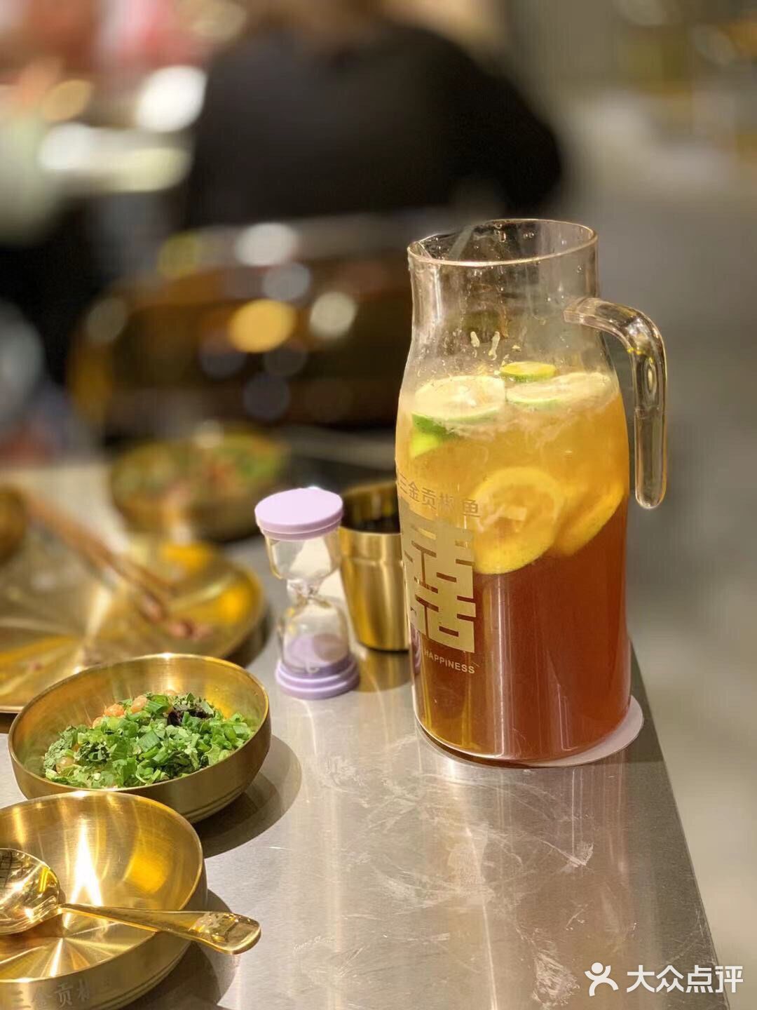 超梦幻🉐️鱼火锅店，不麻不立。