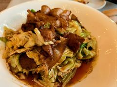 莲花白回锅肉-新川办餐厅