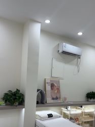 -苗方清颜专业祛痘·皮肤管理
