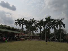 -侯臣咖啡文化村