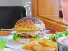 招牌牛肉汉堡-UPPER KITCHEN(延安路店)