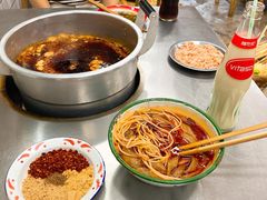 -咏勝锑锅麻辣烫(净居寺路总店)