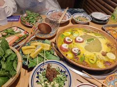 -洱火云南酸菜牛肉火锅(石景山当代商城店)