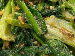 鲮鱼炒麦菜-飨赫驾瓦罐烤鸡(佛岗店)