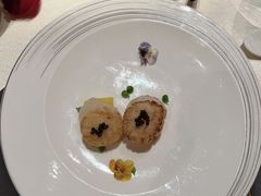 鱼子酱香煎带子皇-皇朝会.经典传统粤菜(外滩店)