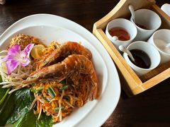 -Chom Cafe and Restaurant