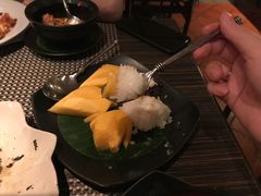 芒果糯米饭-Ruen Urai