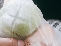 -顶东面包花园·生日蛋糕(世博店)