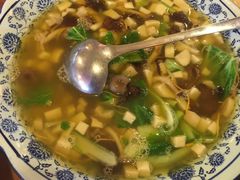 -闯关东东北农家菜(崂山石老人店)